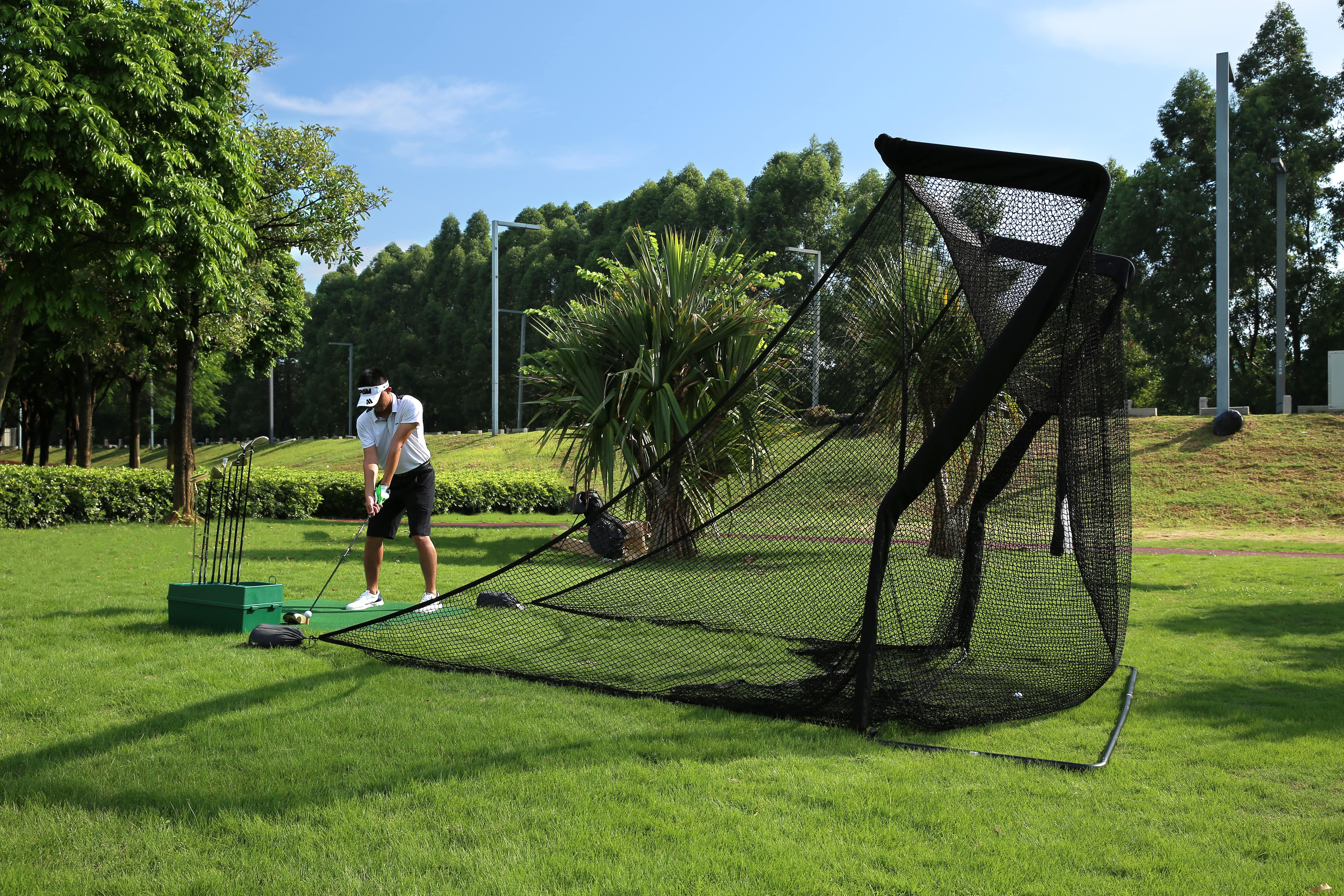 On Par Golfnet - L'expérience de golf ultime dans votre propre jardin avec tapis de golf de 150 x 150 cm