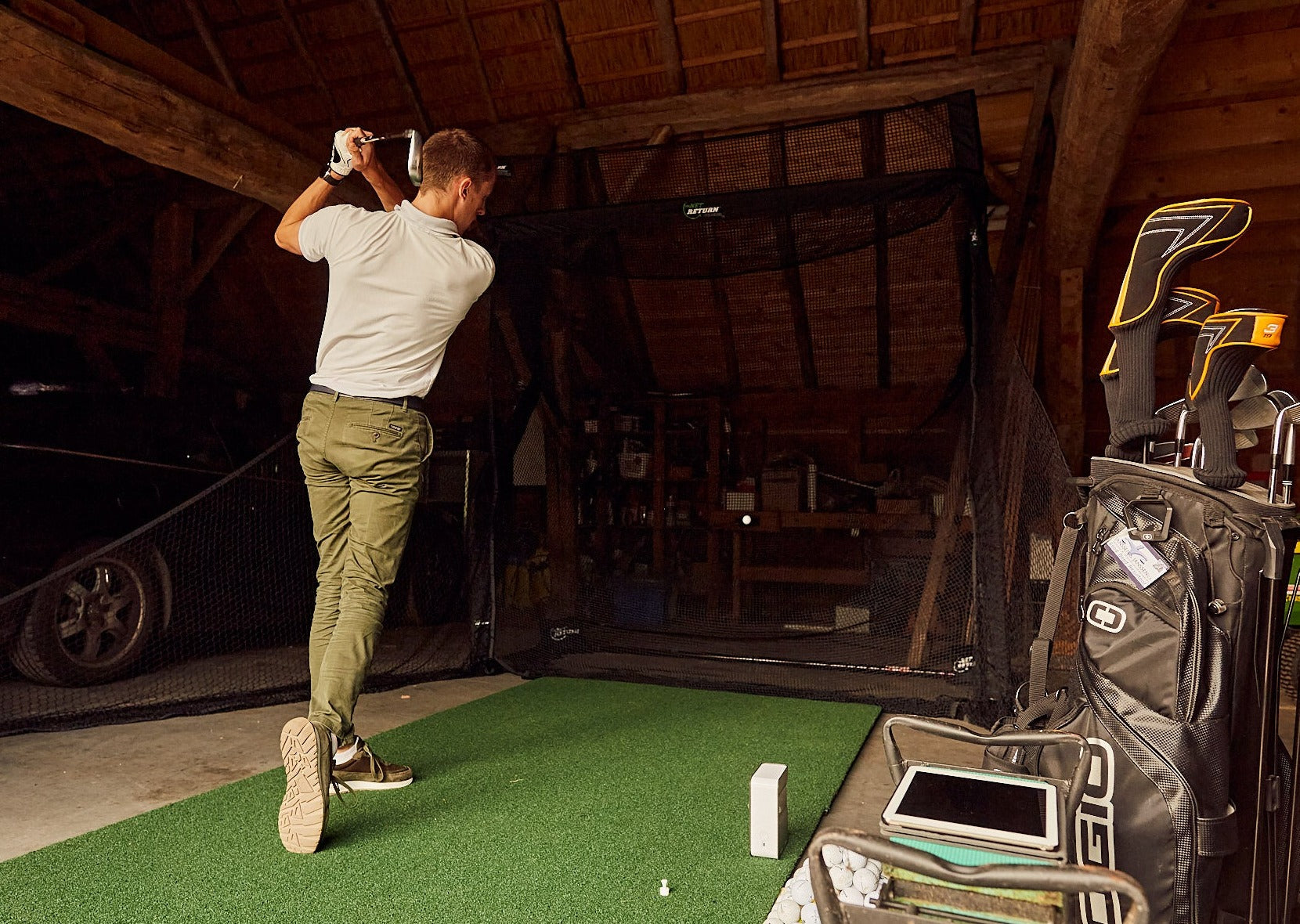 Filet de golf pro à retour net avec tapis de départ pour practice 150 x 150 cm et filets latéraux